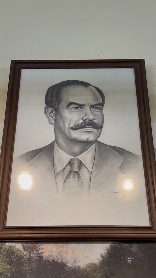 Retrato de René James Sotelo en el museo